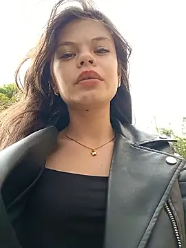 Snapshot of Violeta_12- chatting on April 21, 2026, 8:01 pm Violeta 12- online show from April 21, 2026, 8:01 pm