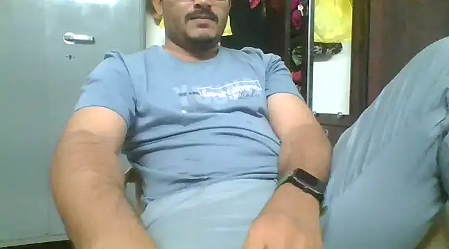 Snapshot of naughtymike0007 chatting on January 13, 2025, 5:02 pm naughtymike0007 online show from January 13, 2025, 5:02 pm