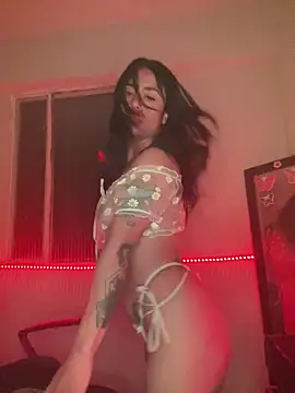 Snapshot of CieloTaylor chatting on March 5, 2025, 11:49 pm CieloTaylor online show from March 5, 2025, 11:49 pm