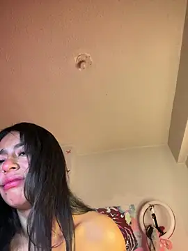 Snapshot of CieloTaylor chatting on March 11, 2025, 1:05 am CieloTaylor online show from March 11, 2025, 1:05 am