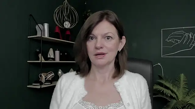 Snapshot of VivianWILD chatting on November 26, 2025, 7:53 am VivianWILD online show from November 26, 2025, 7:53 am