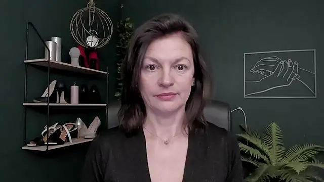 Snapshot of VivianWILD chatting on December 16, 2025, 6:51 am VivianWILD online show from December 16, 2025, 6:51 am