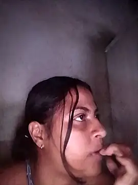 Giselabrunette25 online show from February 18, 2026, 1:45 am