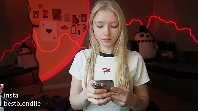 bestblonde online show from January 17, 2025, 5:19 pm