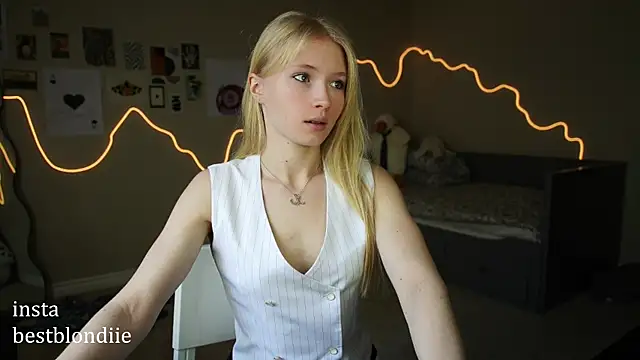 bestblonde online show from March 3, 2025, 5:50 pm