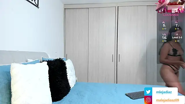 Snapshot of MalejaDiaz_ chatting on February 13, 2025, 5:01 pm MalejaDiaz  online show from February 13, 2025, 5:01 pm