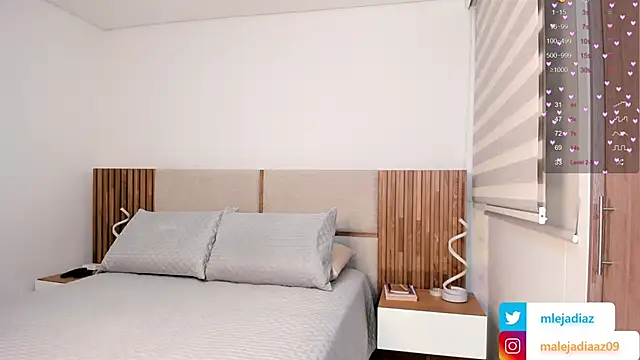 MalejaDiaz  online show from November 27, 2025, 8:22 pm