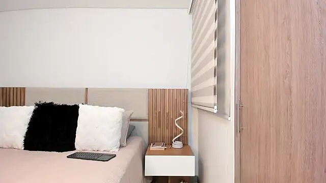 MalejaDiaz  online show from April 1, 2026, 3:31 pm