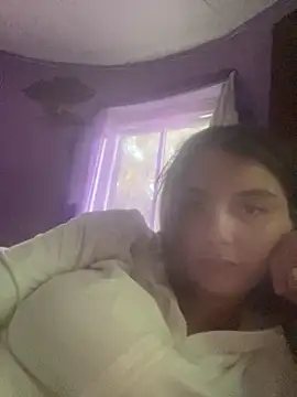 Snapshot of itzcheyduh chatting on October 8, 2025, 11:13 pm itzcheyduh online show from October 8, 2025, 11:13 pm