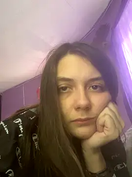 Snapshot of itzcheyduh chatting on October 13, 2025, 8:53 pm itzcheyduh online show from October 13, 2025, 8:53 pm