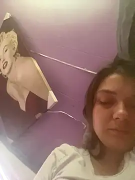 Snapshot of itzcheyduh chatting on October 14, 2025, 12:50 pm itzcheyduh online show from October 14, 2025, 12:50 pm