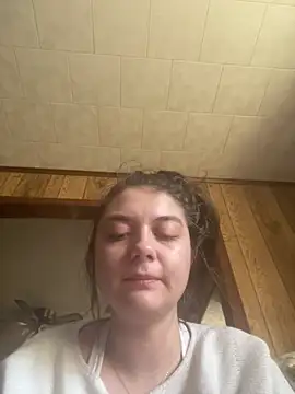 Snapshot of itzcheyduh chatting on February 28, 2026, 1:45 pm itzcheyduh online show from February 28, 2026, 1:45 pm