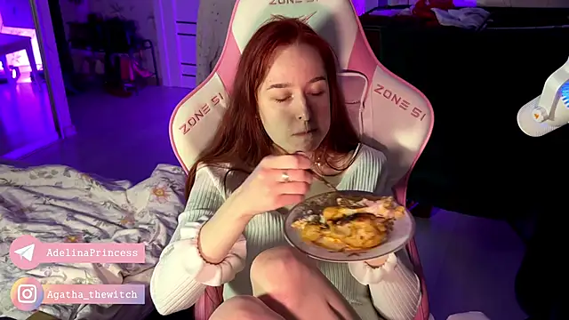 Snapshot of pearl_princess_ chatting on December 21, 2024, 2:30 am pearl princess online show from December 21, 2024, 2:30 am