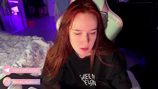 Snapshot of pearl_princess_ chatting on December 21, 2024, 9:15 pm pearl princess online show from December 21, 2024, 9:15 pm