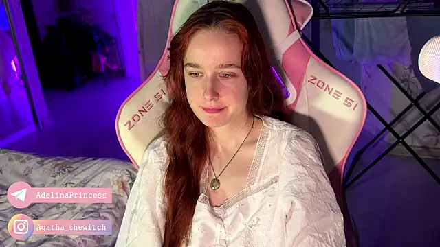 Snapshot of pearl_princess_ chatting on February 19, 2025, 11:46 pm pearl princess online show from February 19, 2025, 11:46 pm