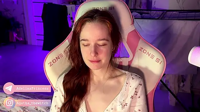 Snapshot of pearl_princess_ chatting on March 9, 2025, 3:32 am pearl princess online show from March 9, 2025, 3:32 am