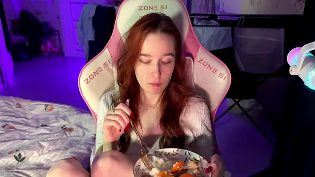 Snapshot of pearl_princess_ chatting on March 11, 2025, 11:37 pm pearl princess online show from March 11, 2025, 11:37 pm