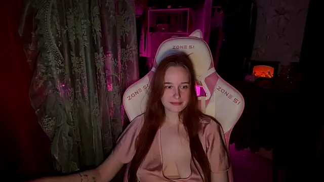 Snapshot of pearl_princess_ chatting on December 5, 2025, 4:47 pm pearl princess online show from December 5, 2025, 4:47 pm