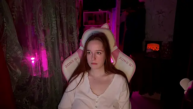 Snapshot of pearl_princess_ chatting on December 15, 2025, 6:56 pm pearl princess online show from December 15, 2025, 6:56 pm