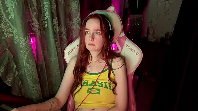 Snapshot of pearl_princess_ chatting on May 31, 2026, 12:45 pm pearl princess online show from May 31, 2026, 12:45 pm