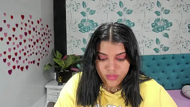 LindaBreeS online show from February 4, 2025, 4:29 pm