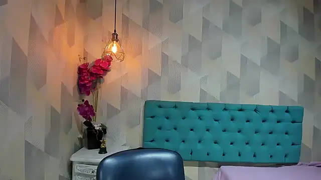 Snapshot of LindaBreeS chatting on May 23, 2026, 1:26 pm LindaBreeS online show from May 23, 2026, 1:26 pm