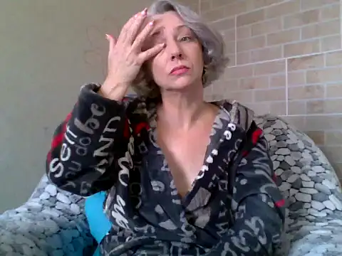 Snapshot of Lorie_Carrie chatting on November 2, 2025, 9:11 am Lorie Carrie online show from November 2, 2025, 9:11 am