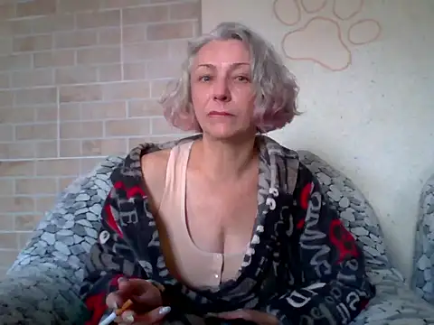 Lorie Carrie online show from June 15, 2026, 7:32 am