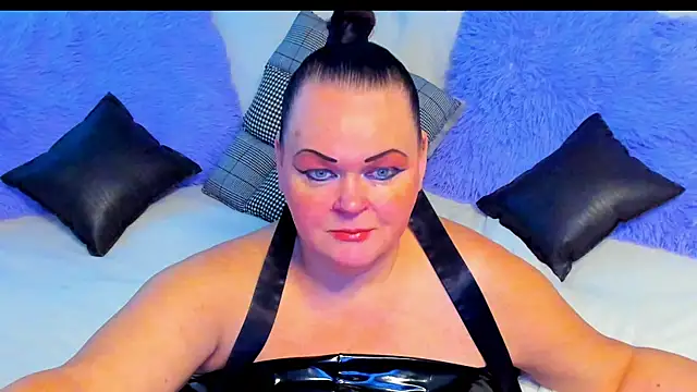 MilanaBiegert online show from November 4, 2025, 5:50 am