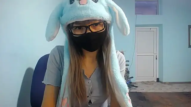 elllaaxx online show from January 17, 2025, 11:59 am