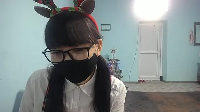 Snapshot of elllaaxx chatting on January 8, 2026, 4:37 am elllaaxx online show from January 8, 2026, 4:37 am