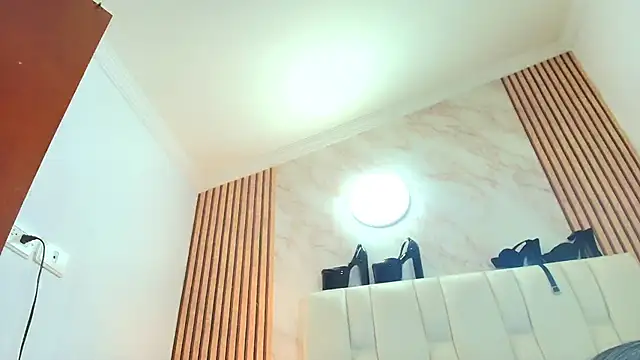 Snapshot of Naughty_Kittenm chatting on October 24, 2025, 11:39 am Naughty Kittenm online show from October 24, 2025, 11:39 am