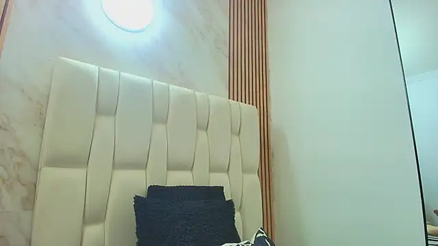 Snapshot of Naughty_Kittenm chatting on October 27, 2025, 11:25 am Naughty Kittenm online show from October 27, 2025, 11:25 am