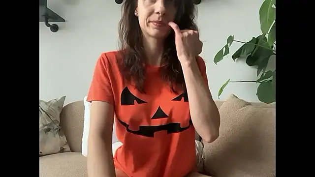 Snapshot of Mary_Wet chatting on October 17, 2025, 11:57 am Mary Wet online show from October 17, 2025, 11:57 am