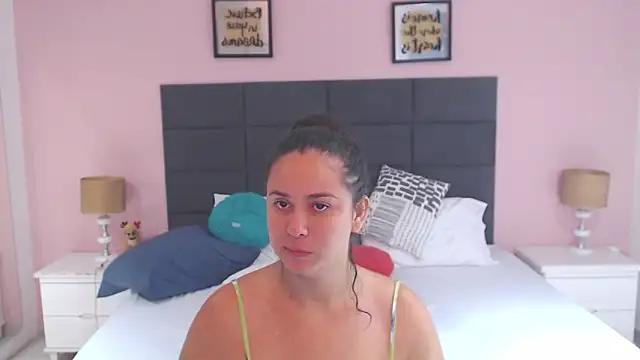 Snapshot of MadisonJenner chatting on January 4, 2025, 10:49 am MadisonJenner online show from January 4, 2025, 10:49 am