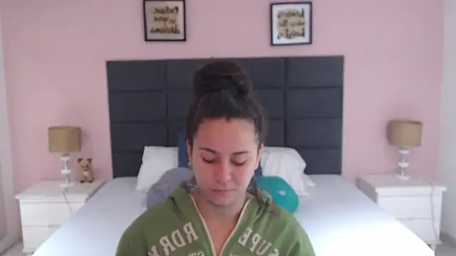 Snapshot of MadisonJenner chatting on January 7, 2025, 11:16 am MadisonJenner online show from January 7, 2025, 11:16 am