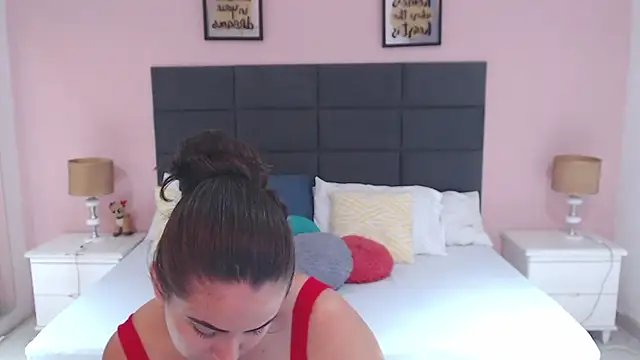 Snapshot of MadisonJenner chatting on January 13, 2025, 11:41 am MadisonJenner online show from January 13, 2025, 11:41 am