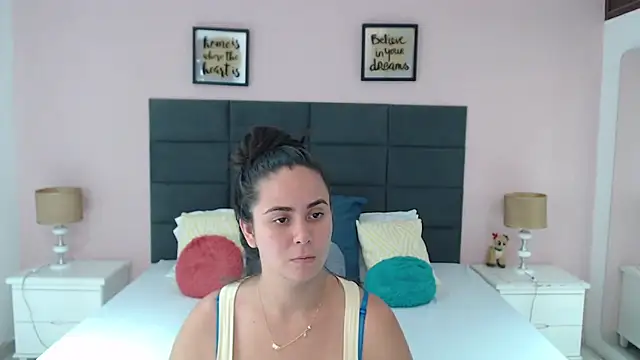 Snapshot of MadisonJenner chatting on January 15, 2025, 3:07 pm MadisonJenner online show from January 15, 2025, 3:07 pm