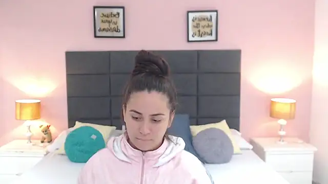 Snapshot of MadisonJenner chatting on January 26, 2025, 11:17 am MadisonJenner online show from January 26, 2025, 11:17 am