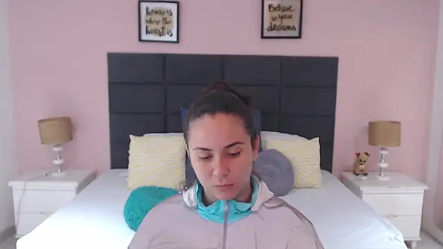 Snapshot of MadisonJenner chatting on January 30, 2025, 12:06 pm MadisonJenner online show from January 30, 2025, 12:06 pm