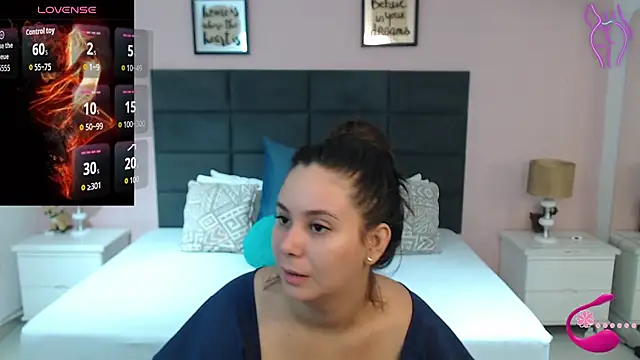 Snapshot of MadisonJenner chatting on September 22, 2025, 11:23 am MadisonJenner online show from September 22, 2025, 11:23 am