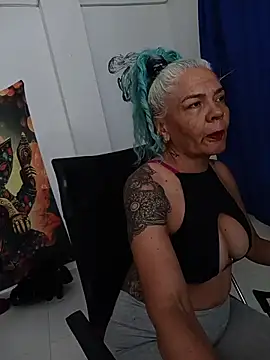 freyadevil333 online show from February 4, 2026, 5:46 am