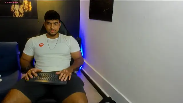 Big furry bear13 online show from November 26, 2025, 8:04 am