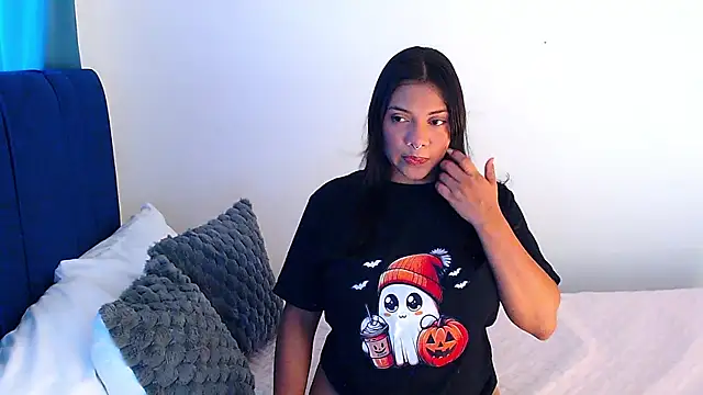 angela santana  online show from March 13, 2025, 6:01 pm