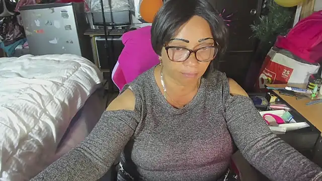 Snapshot of Mrs_mommy_ chatting on November 11, 2025, 9:15 pm Mrs mommy online show from November 11, 2025, 9:15 pm