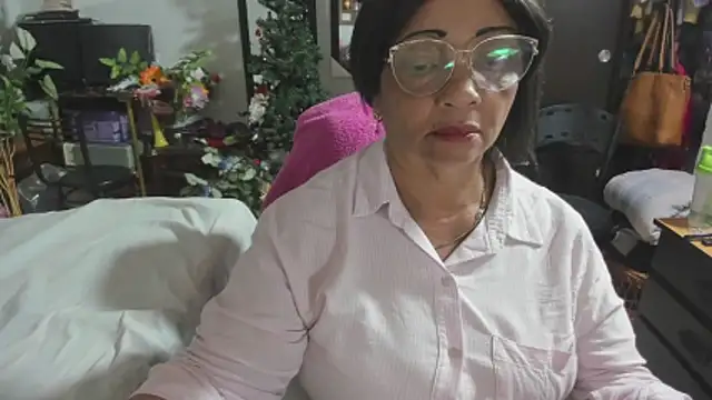 Snapshot of Mrs_mommy_ chatting on December 5, 2025, 1:25 am Mrs mommy online show from December 5, 2025, 1:25 am