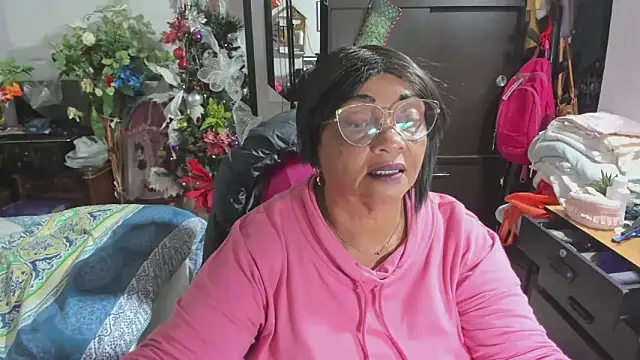 Snapshot of Mrs_mommy_ chatting on December 17, 2025, 11:22 pm Mrs mommy online show from December 17, 2025, 11:22 pm