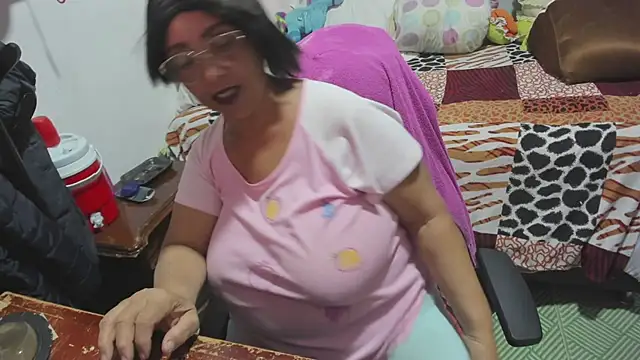 Mrs mommy  online show from February 25, 2026, 11:25 pm