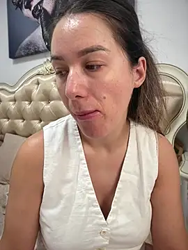 Snapshot of HotXMom chatting on June 17, 2026, 6:16 am HotXMom online show from June 17, 2026, 6:16 am