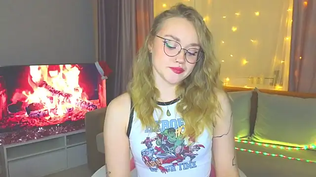 Snapshot of Aurora_Golden1 chatting on January 6, 2025, 7:35 pm Aurora Golden1 online show from January 6, 2025, 7:35 pm